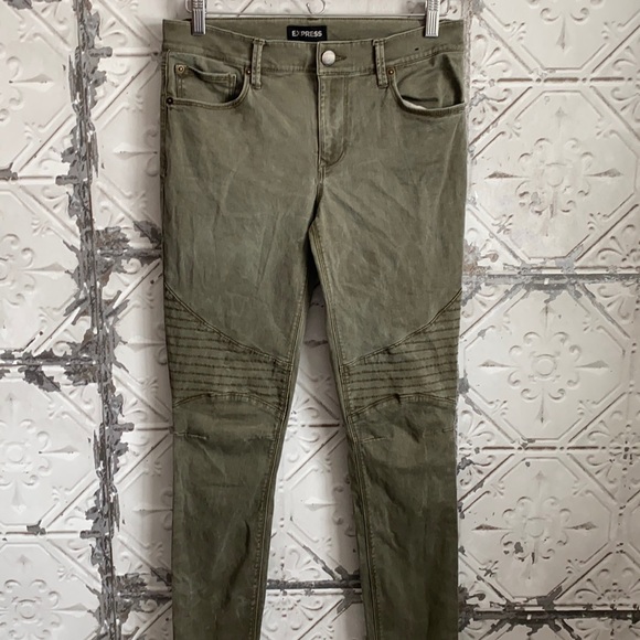 Express mid rise green acid wash moto jegging